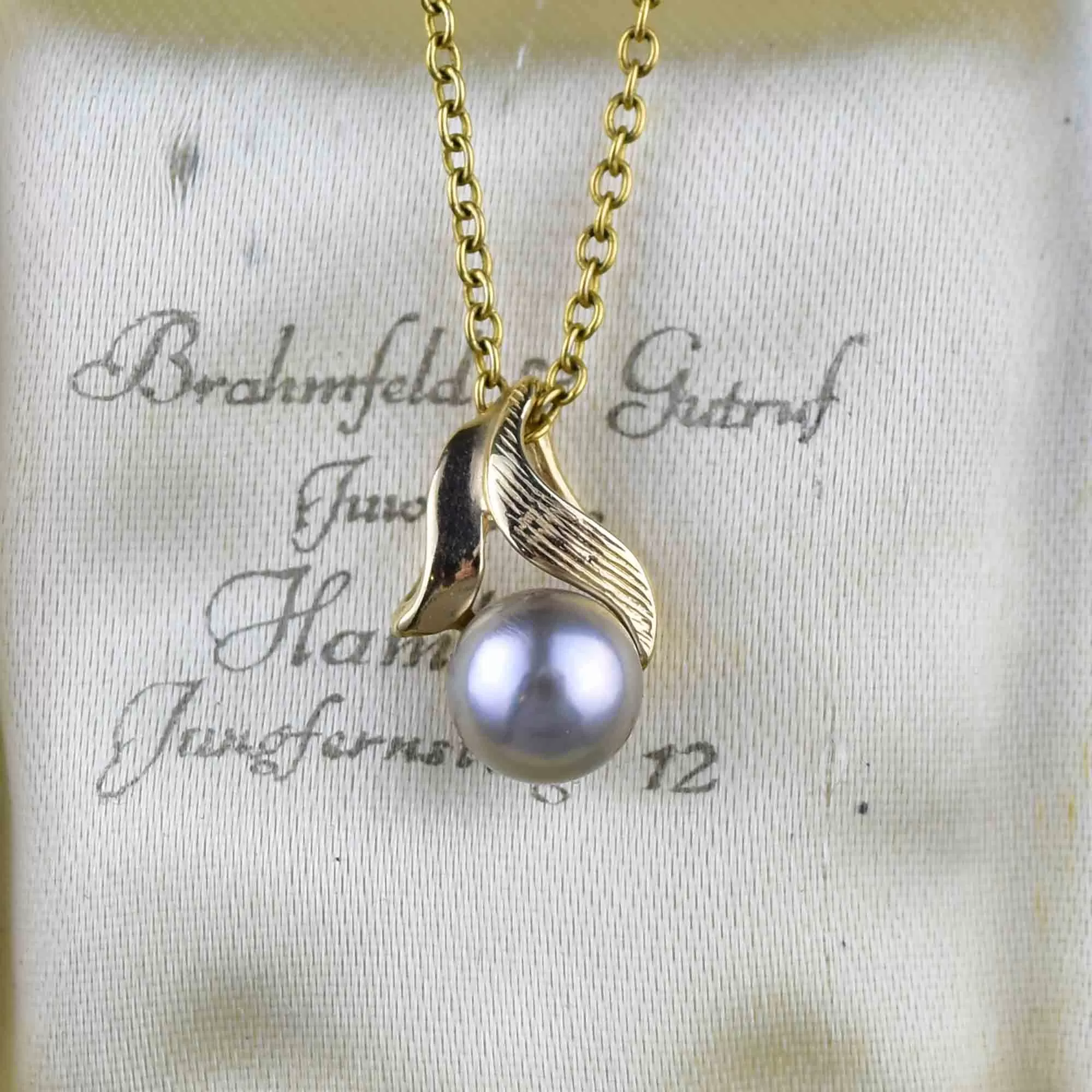 14K Gold Gray Pearl Pendant Necklace