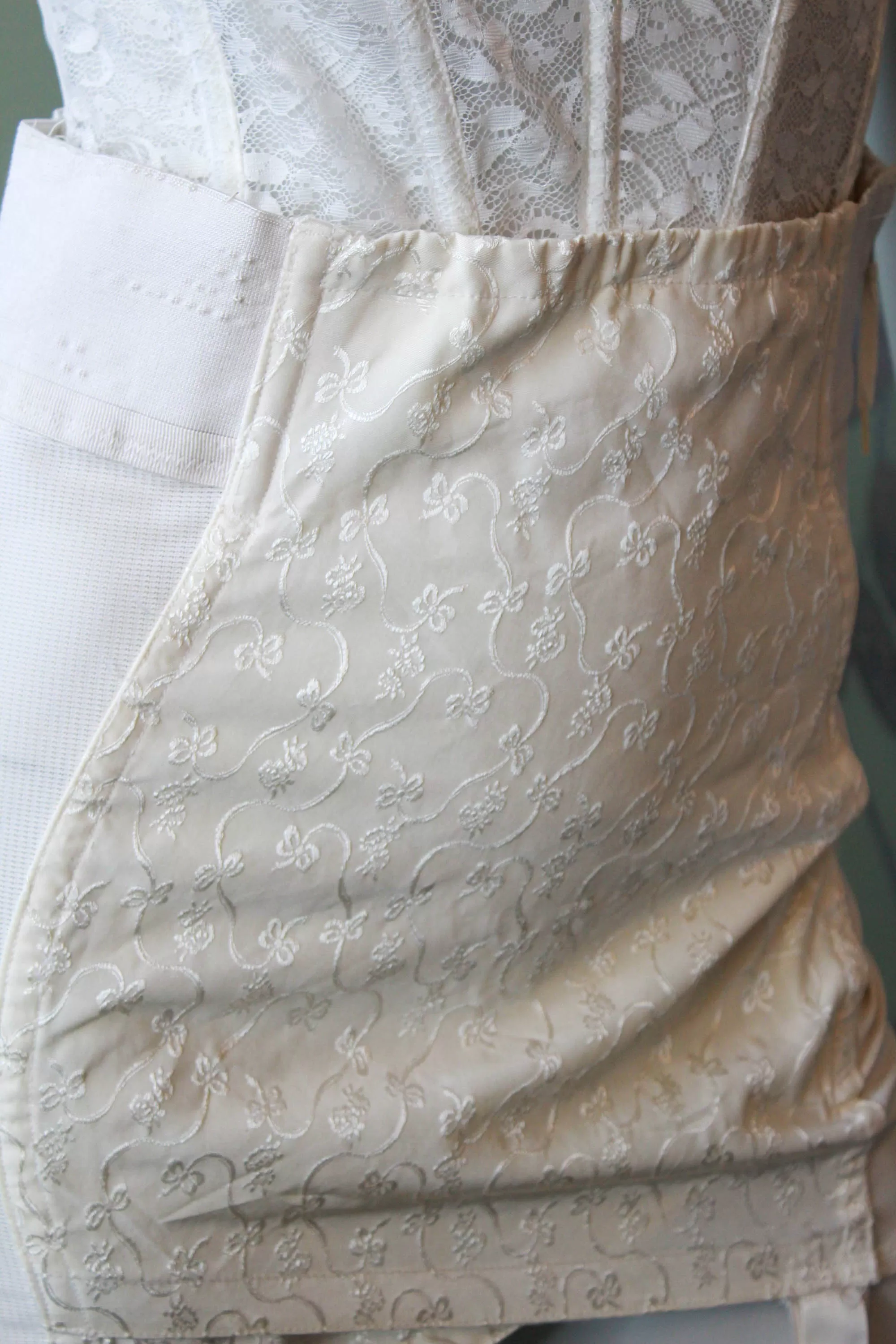 1950s Cream Girdle with Floral Embroidery, 26" Waist