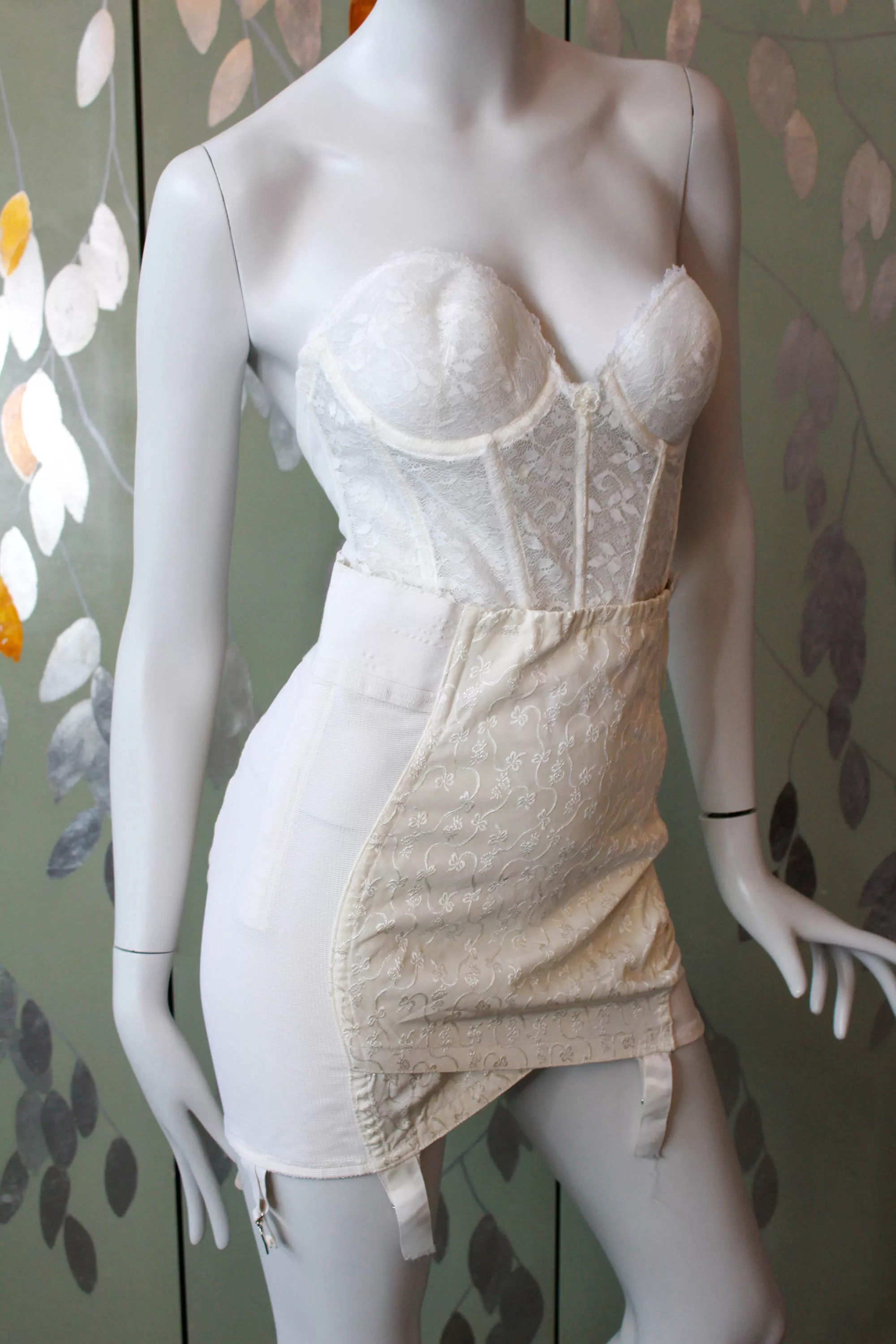 1950s Cream Girdle with Floral Embroidery, 26" Waist