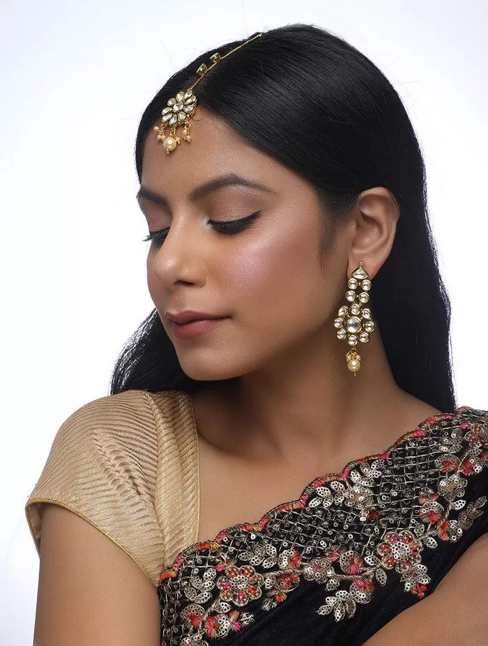 Alloy Maagn Tikka with Earrings in Pearl