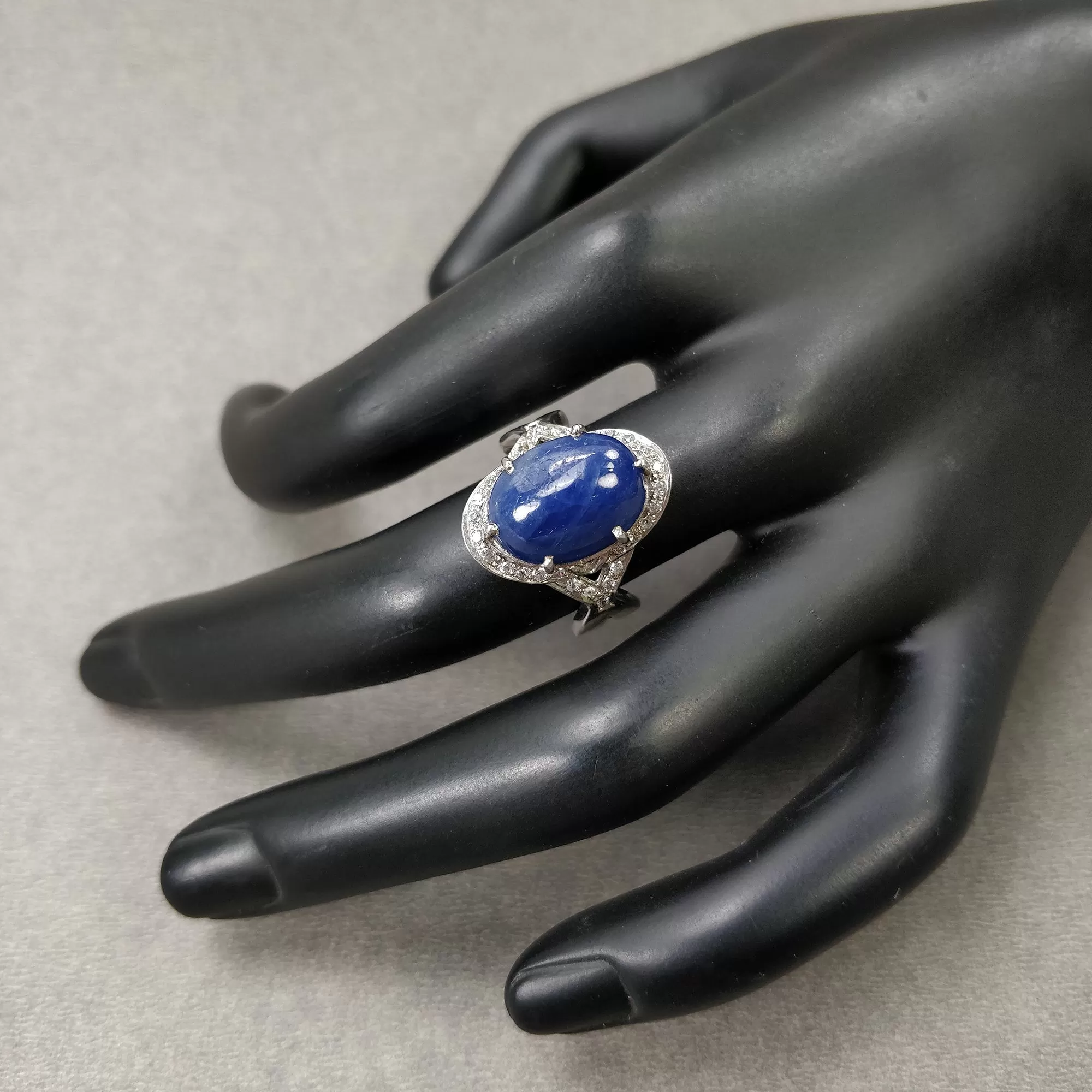 Blue SAPPHIRE Gemstone With CZ RING : 6.37gms 925 Sterling Silver Natural Sapphire Oval Cabochon Prong Set Unisex Ring 7.5US