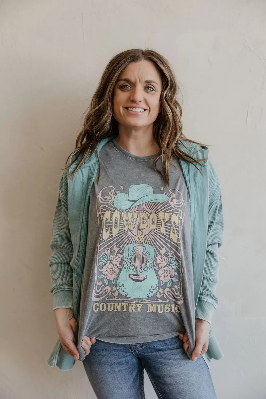 COWBOYS AND COUNTRY MUSIC GRAPHIC TEE