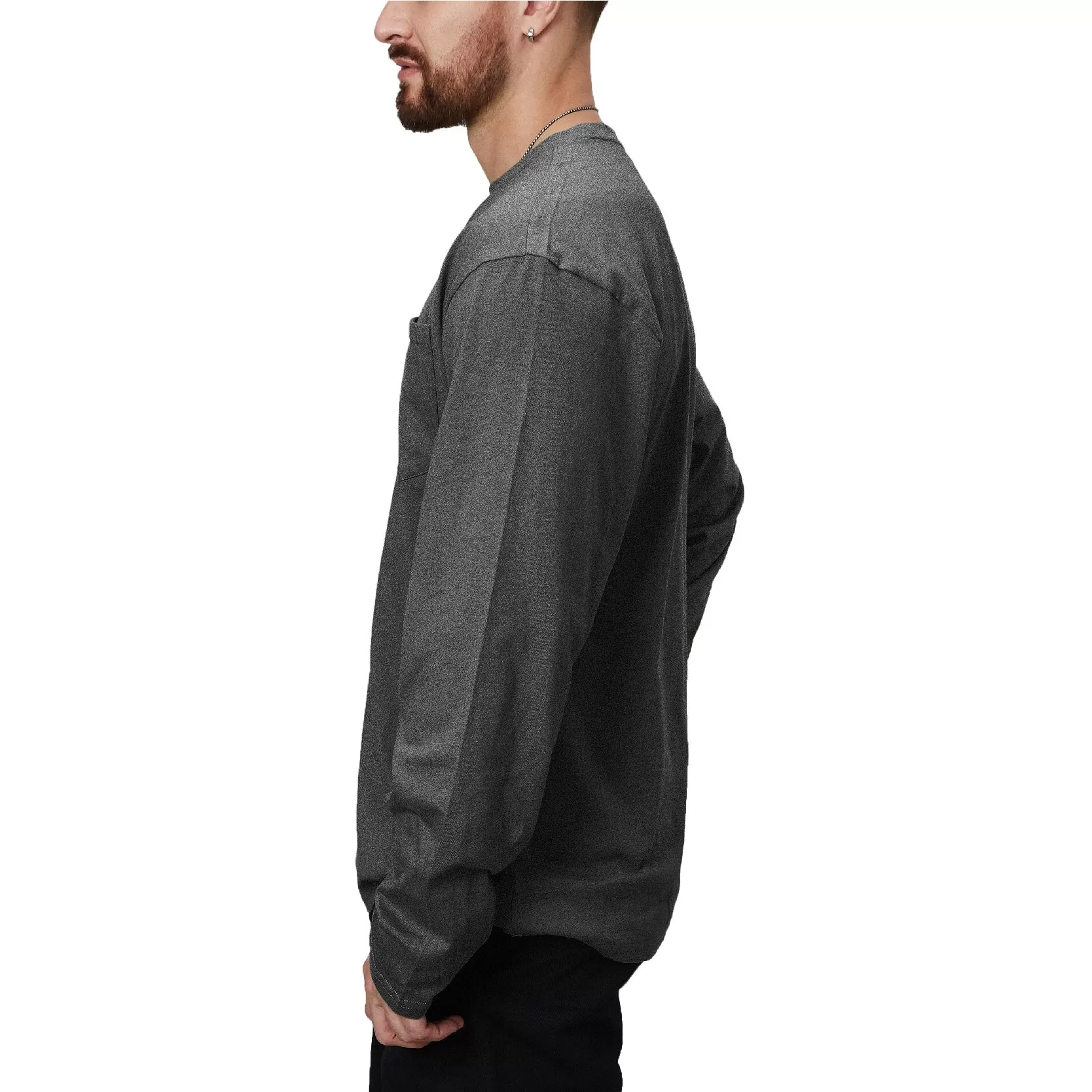 ESSENTIALS POCKET GRAPHIC LONG SLEEVE T-SHIRT