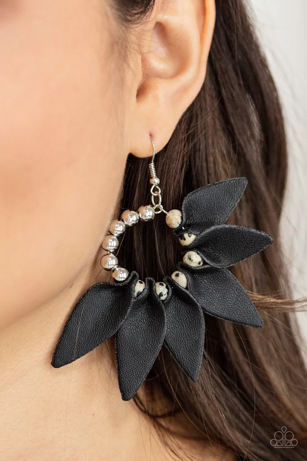 Flower Child Fever Black-Earrings