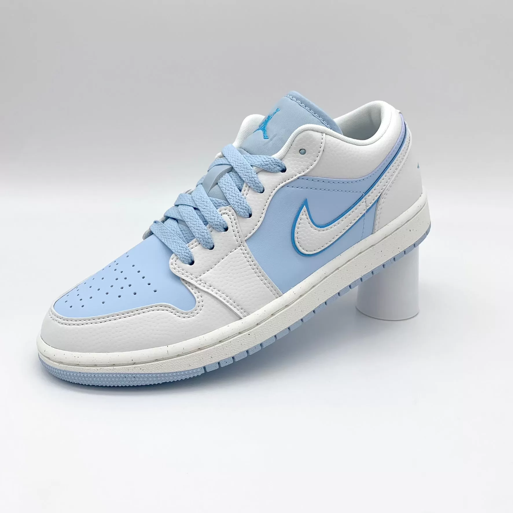 Jordan 1 Low SE Reverse Ice Blue