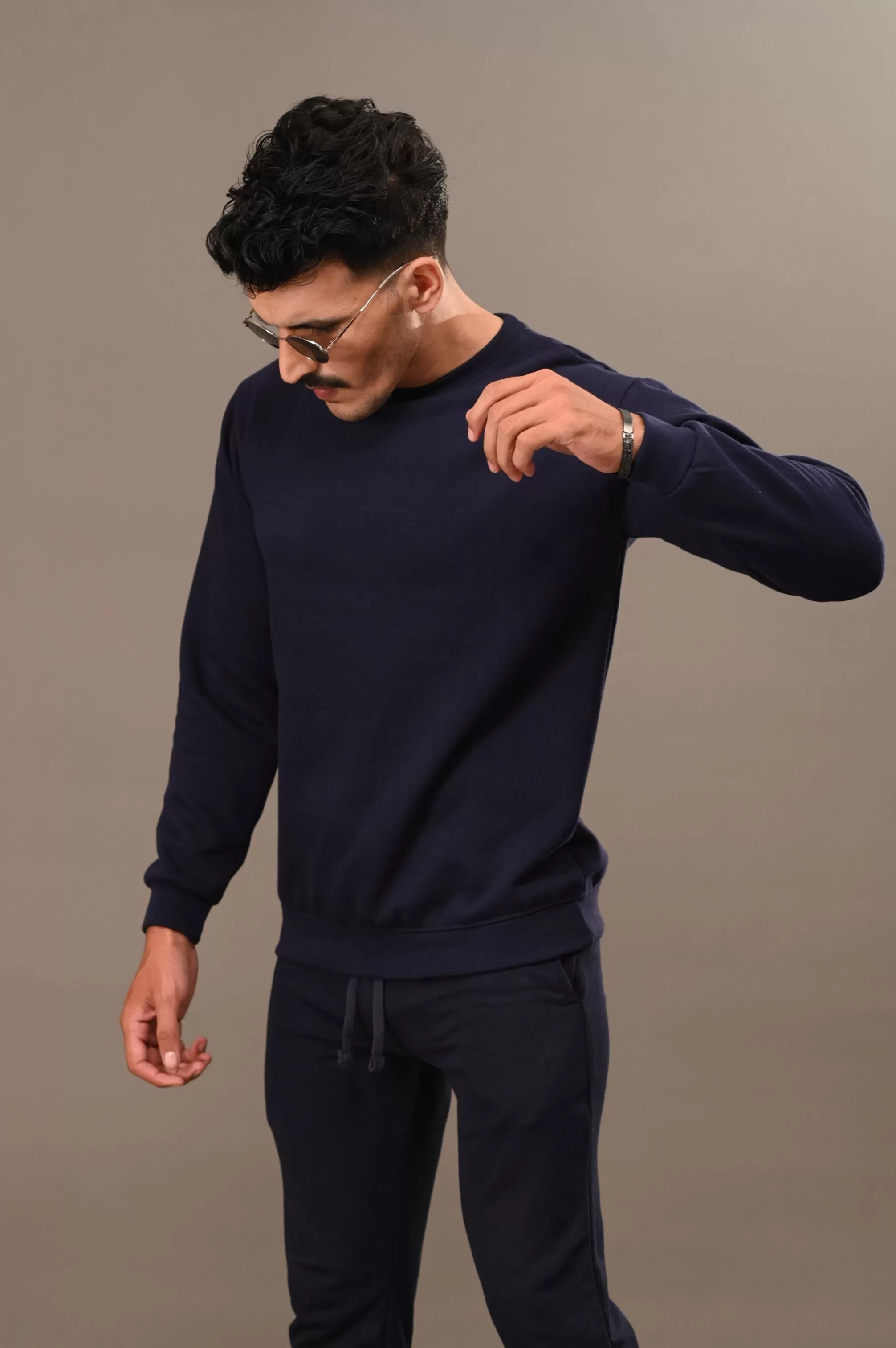 Navy Blue Basic Sweatshirt