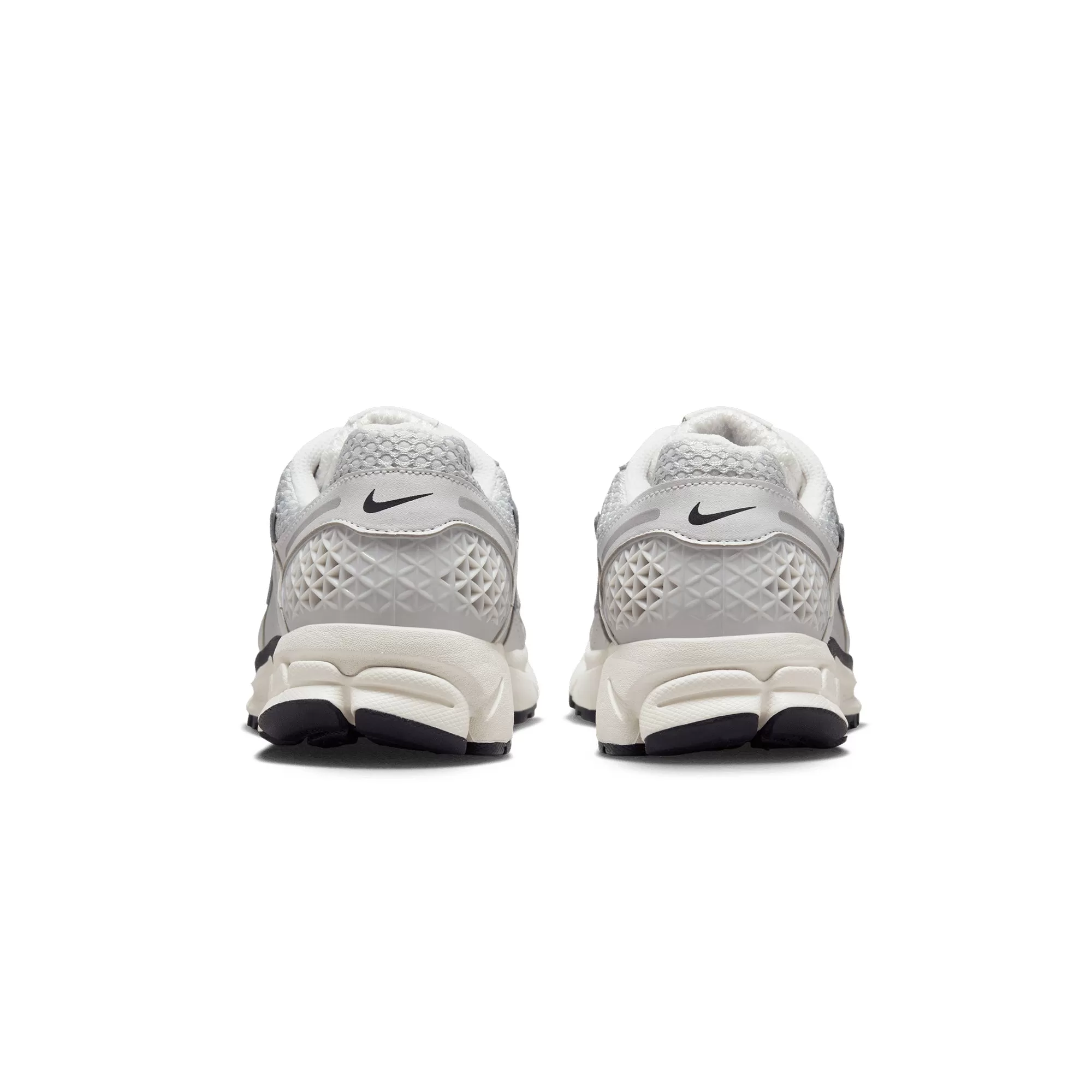 Nike Womens Zoom Vomero 5 Shoes