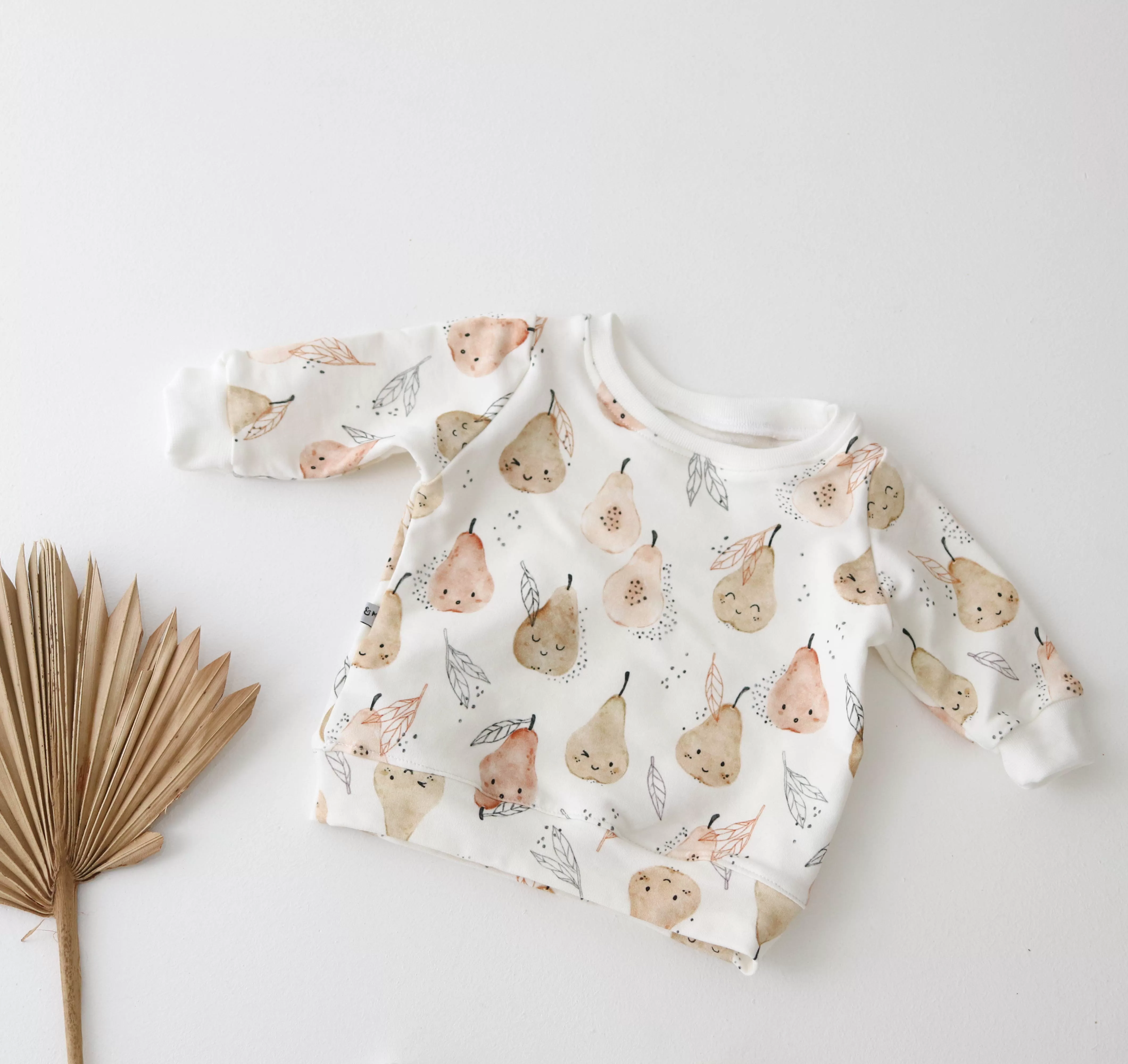 Pear sweatshirt 0-3 mths